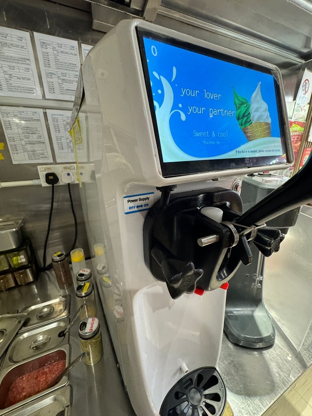 出售旺角人氣特色小食店